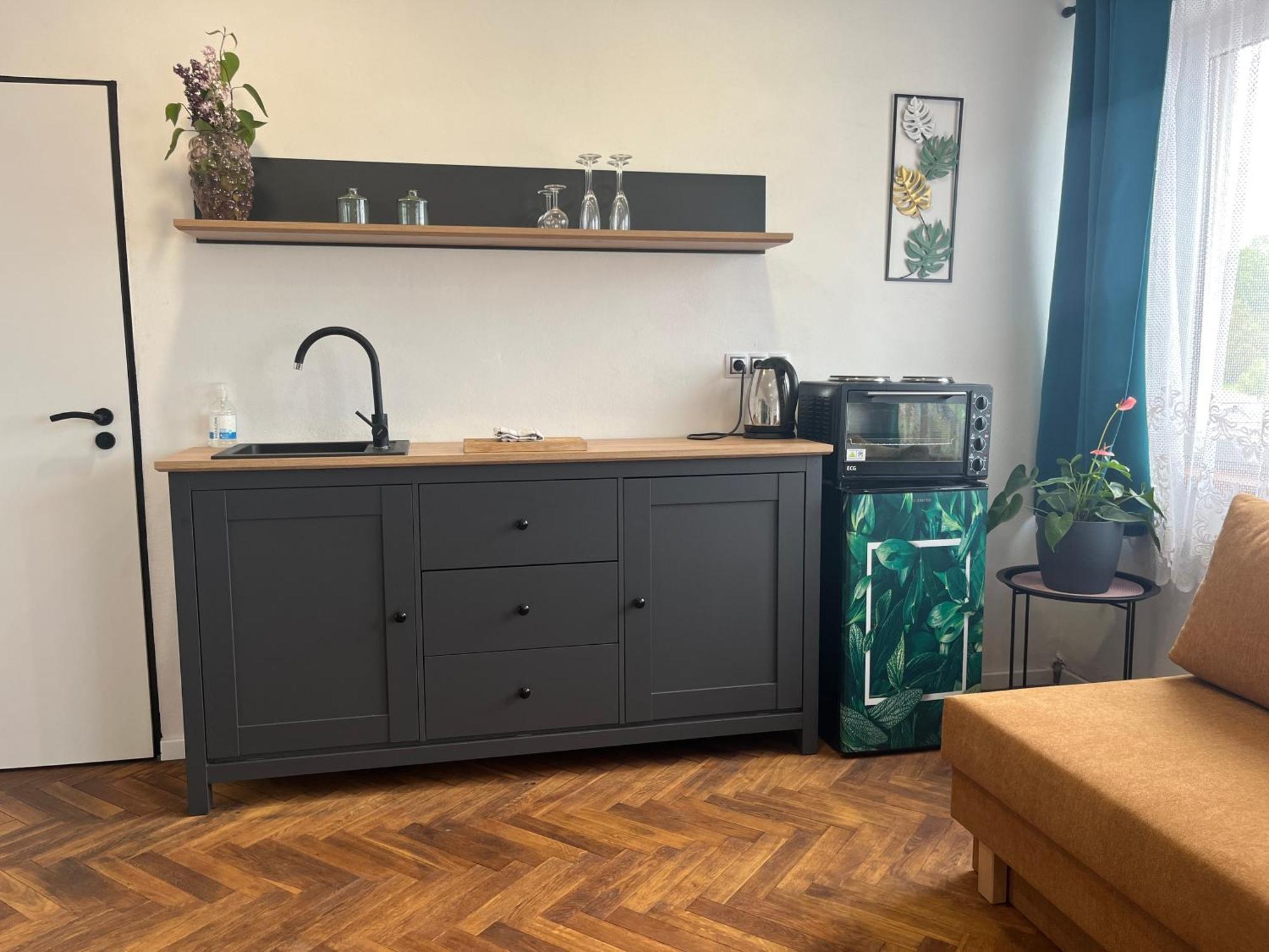 Monstera I Lägenhet Kolín Exteriör bild